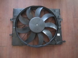 Mercedes Benz - cooling radiator fan - 0999069000